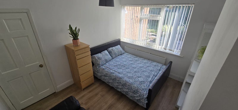 Room Littleworth Avenue in Coseley