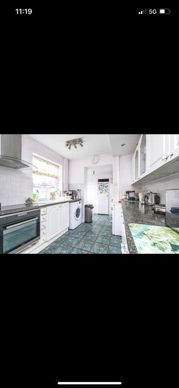 Room Littleworth Avenue in Coseley