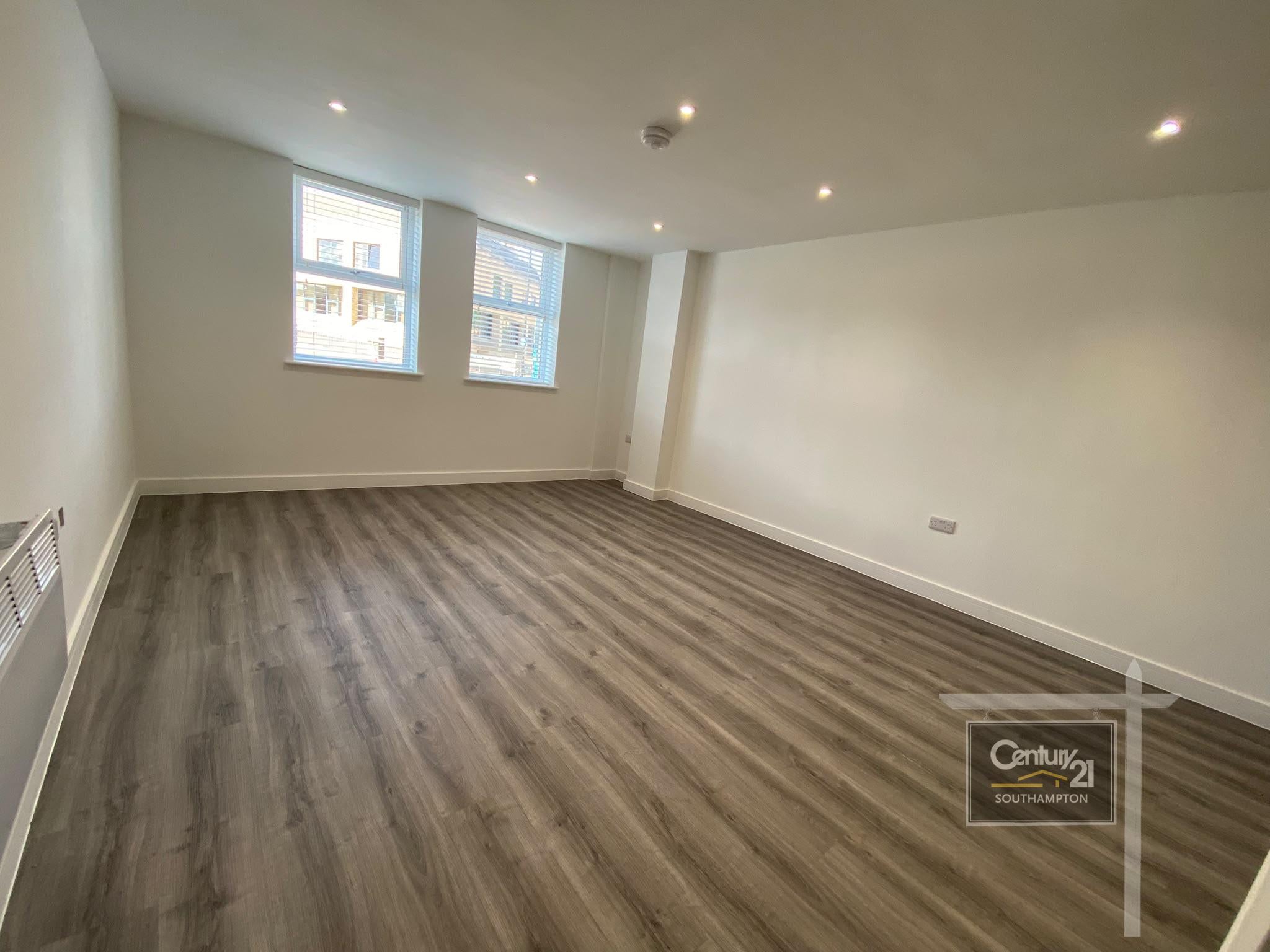 Flat Ordnance Road in Southampton
