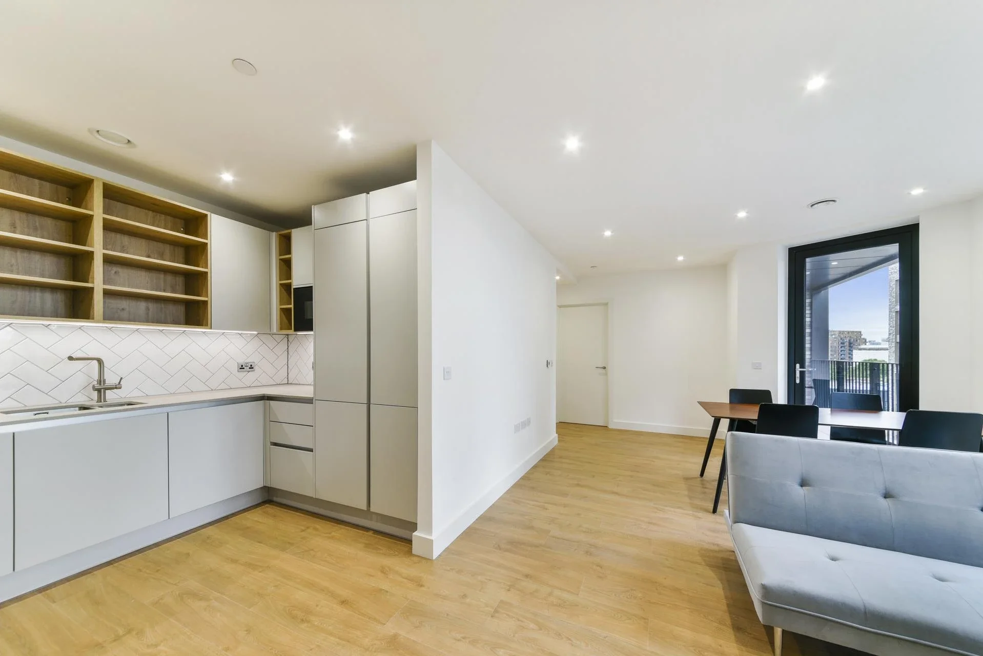 Flat Aberfeldy Square in Greater London