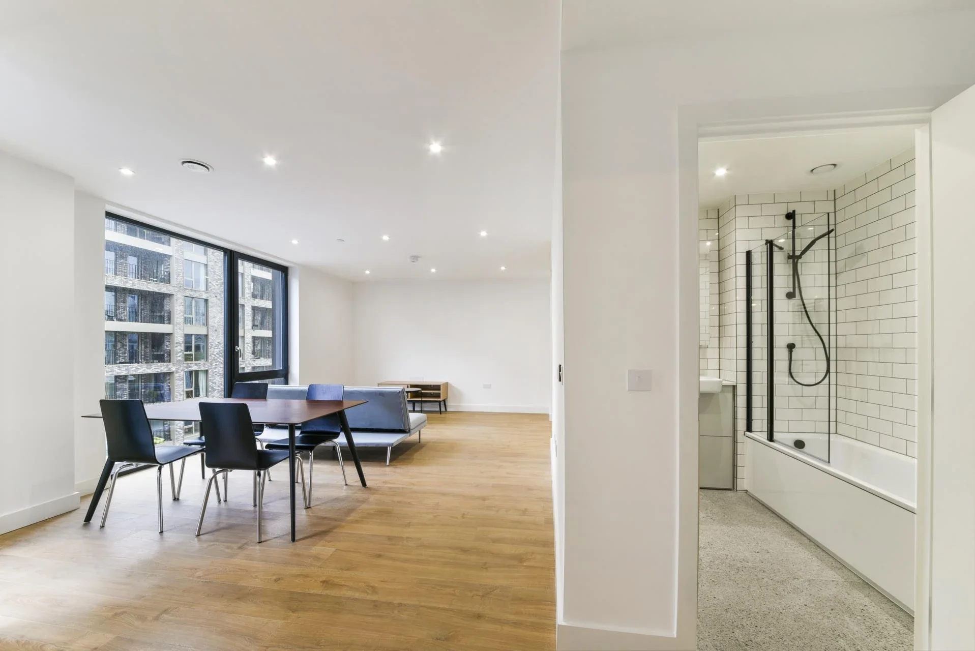 Flat Aberfeldy Square in Greater London