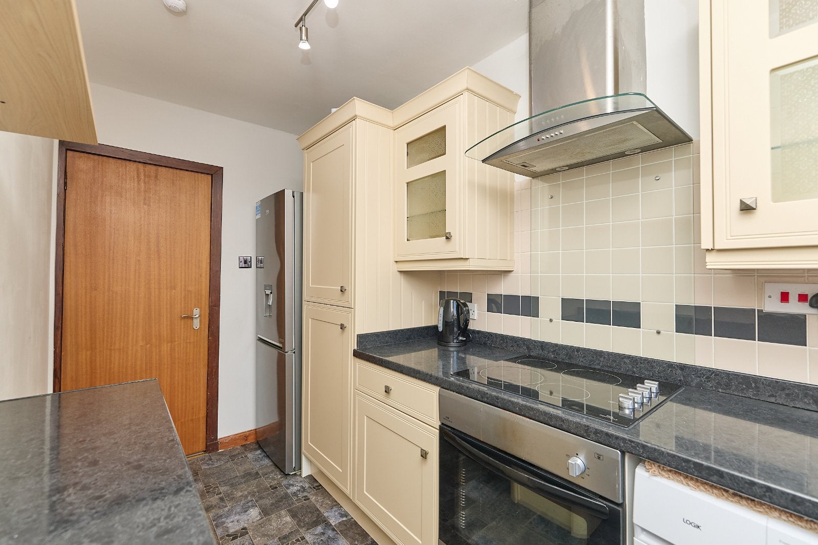 Flat Oldcroft Place in Aberdeen City