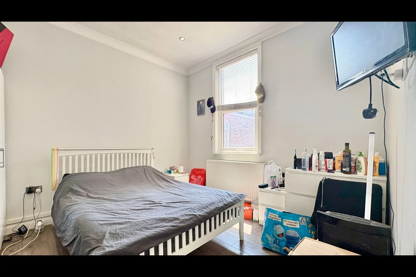 Flat Granville Road in Greater London