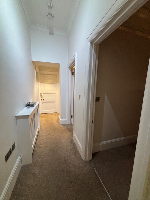 Room Finchley Road in Greater London