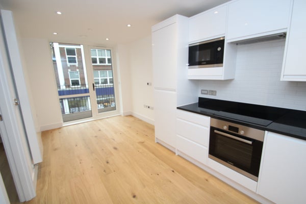 Flat South End in London