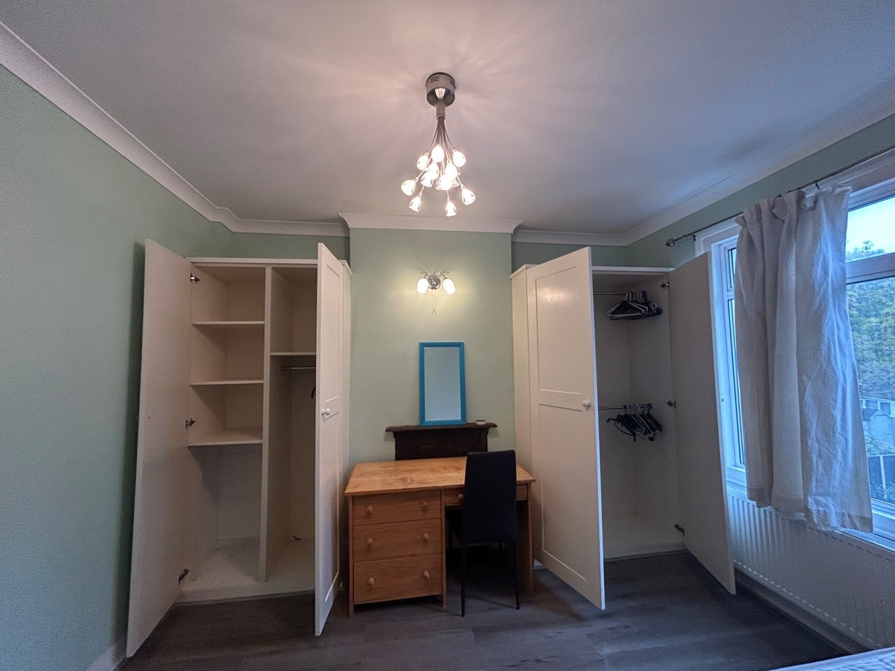 Room Seaforth Avenue in Greater London
