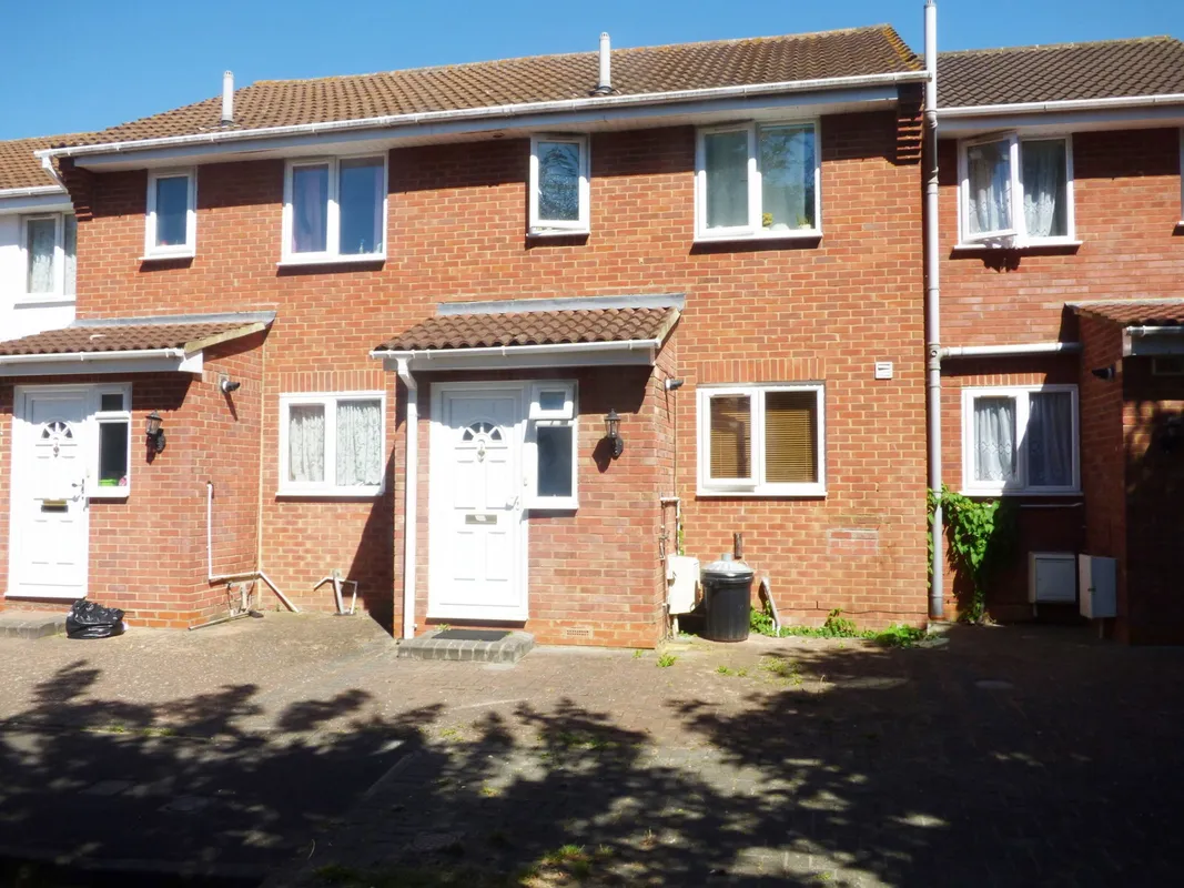 House Nicholls Avenue in Greater London
