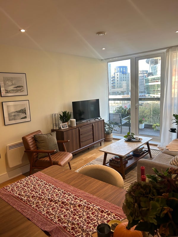 Flat Drayton Park in Greater London