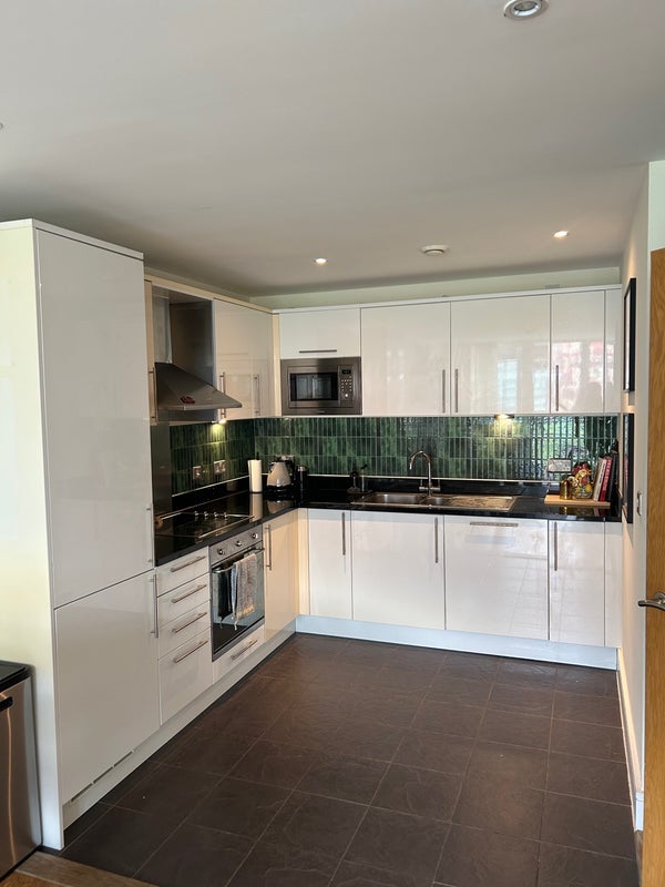 Flat Drayton Park in Greater London