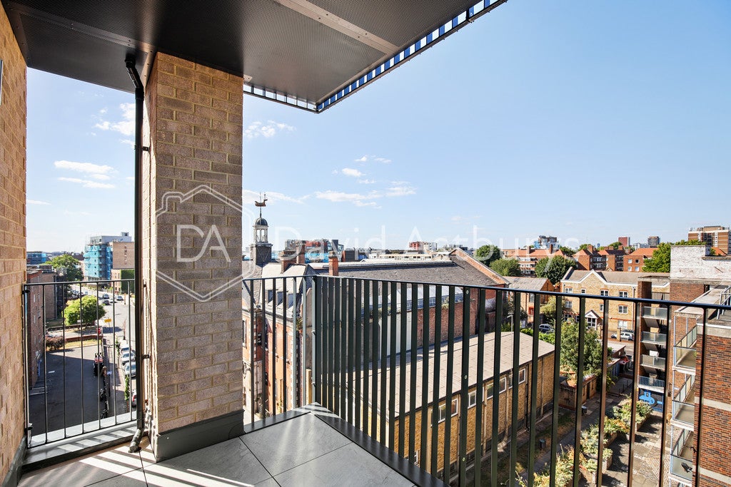 Flat Kent Street in Greater London