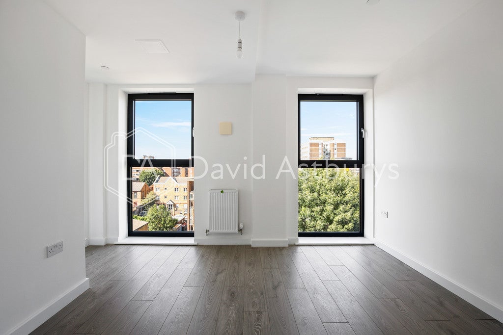 Flat Kent Street in Greater London