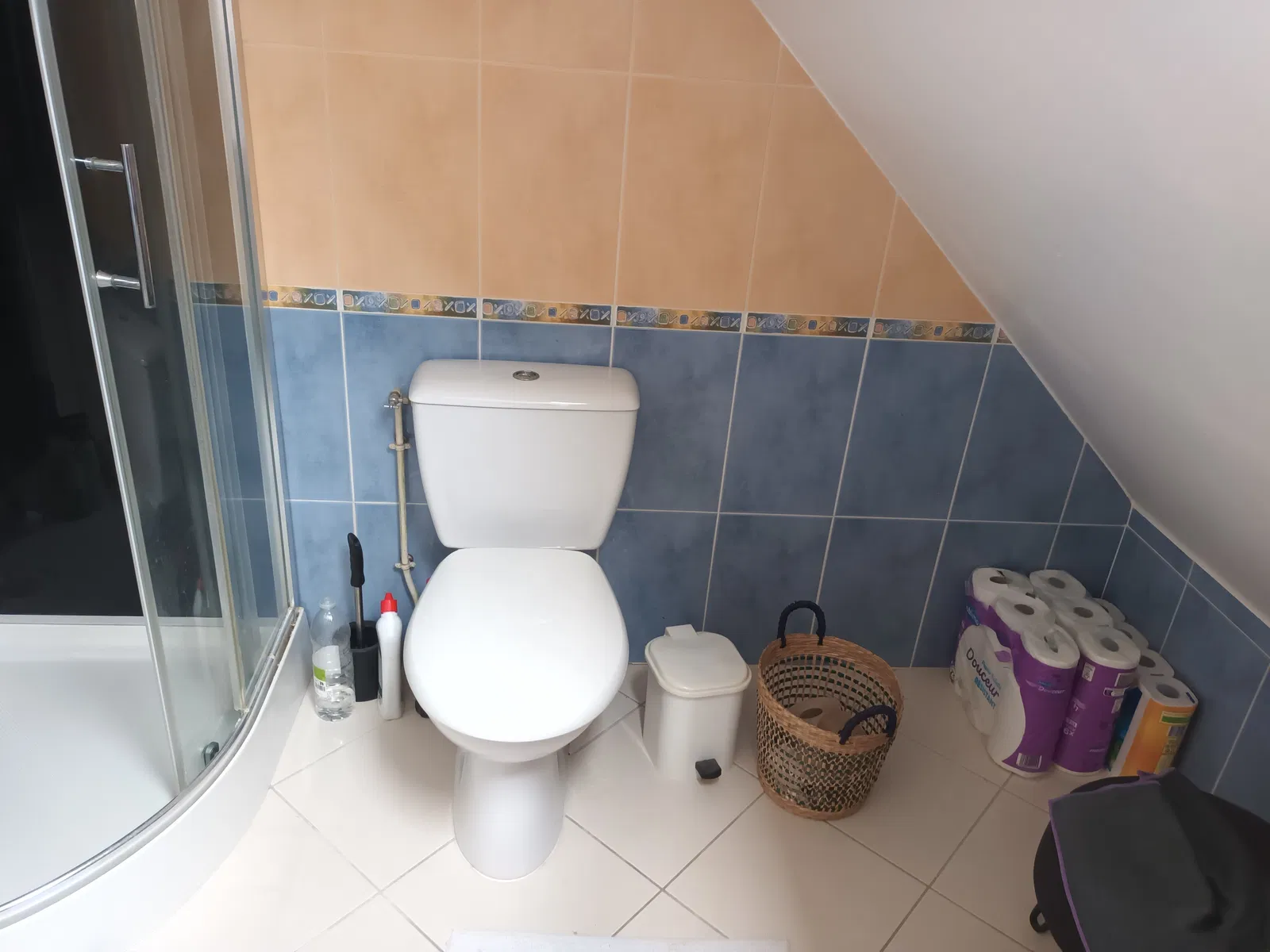 Room Rue Geoffroy de Villehardouin in Troyes