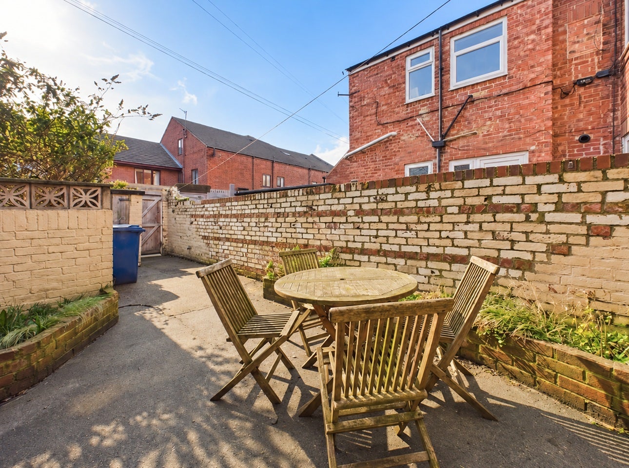 Flat Biddlestone Road in Newcastle upon Tyne