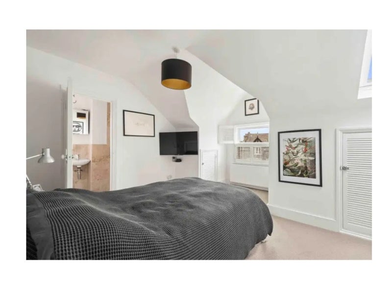 Room Fullerton Road in Greater London