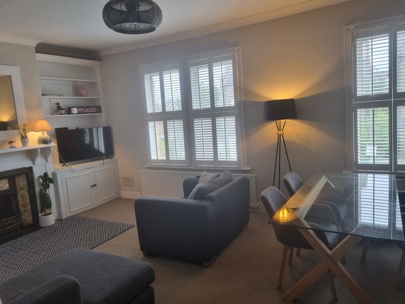 Room Fullerton Road in Greater London