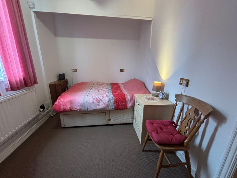 Room Wheaton Road in Bournemouth