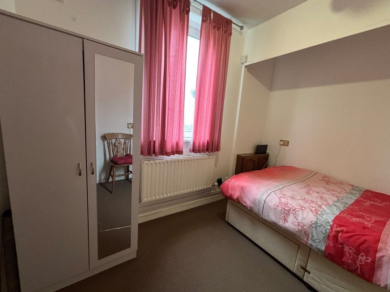 Room Wheaton Road in Bournemouth