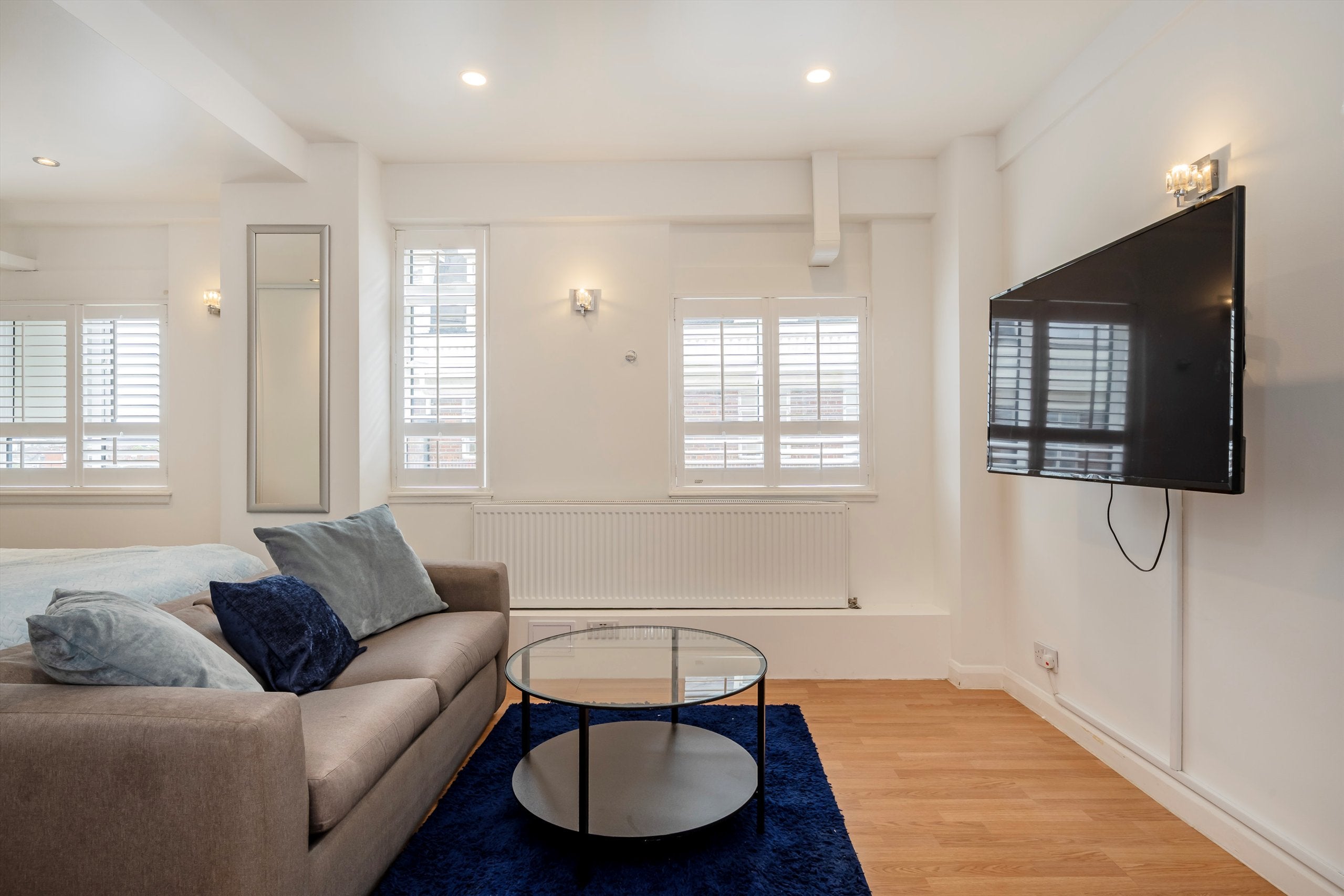 Flat Sloane Avenue in Greater London