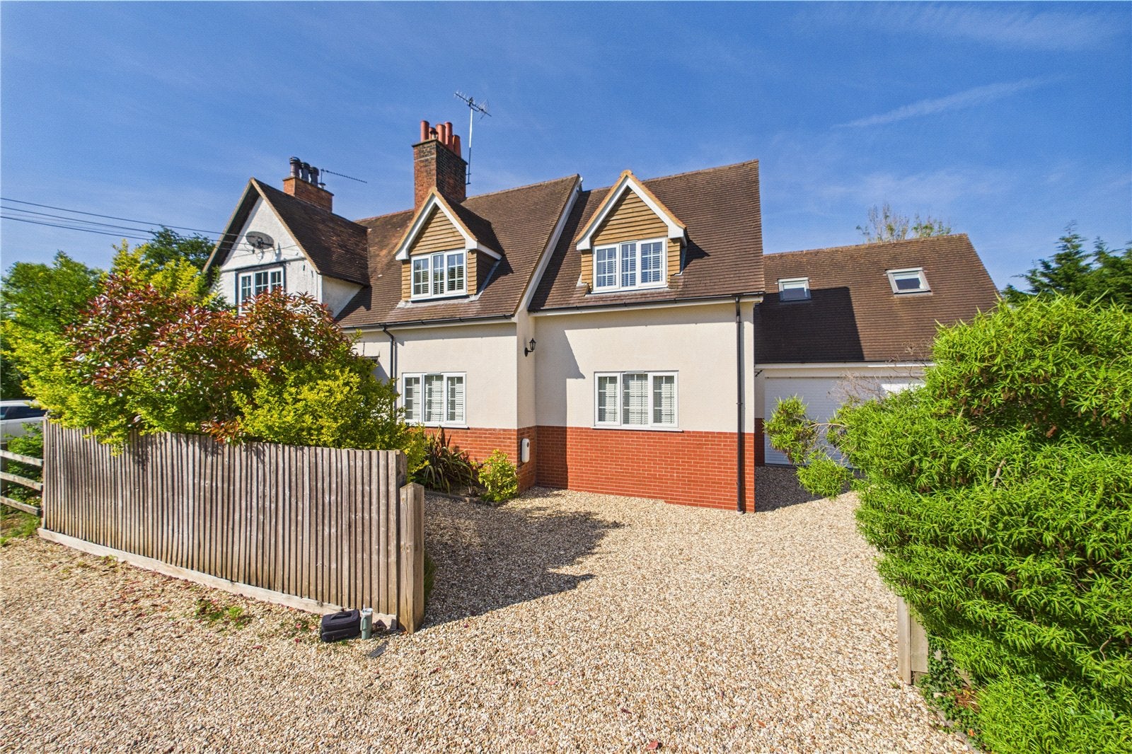 House Goring Lane in Burghfield Common