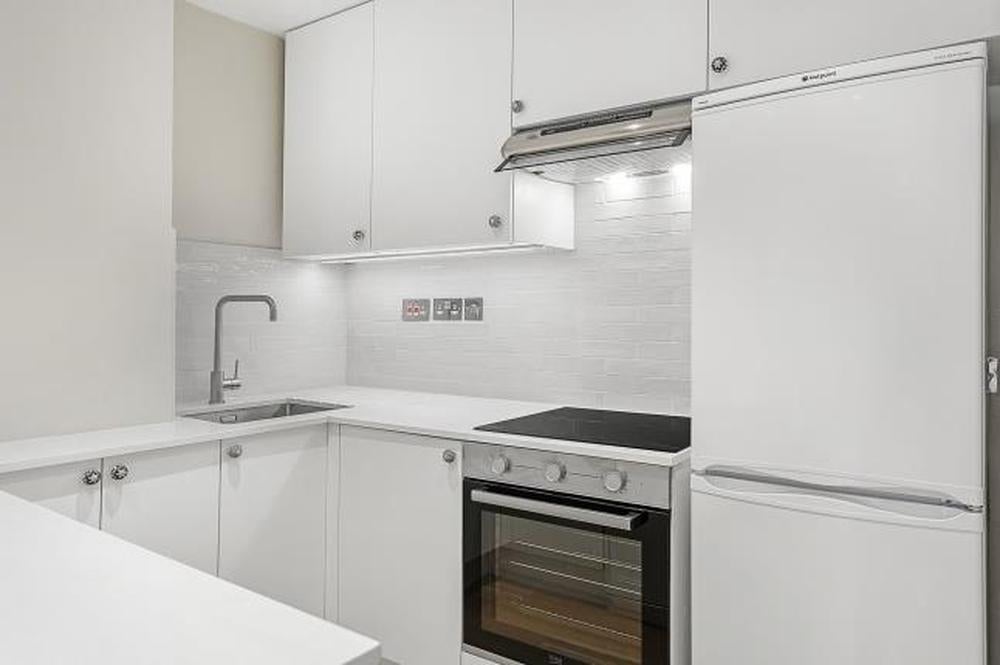 Flat Claverton Street in City of Westminster