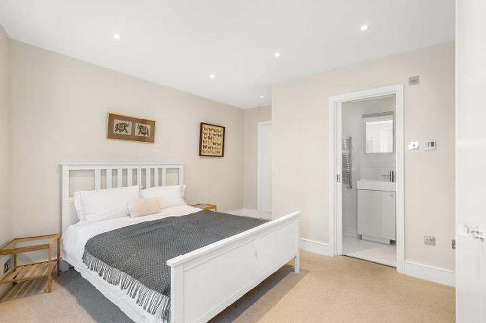 Flat Claverton Street in City of Westminster