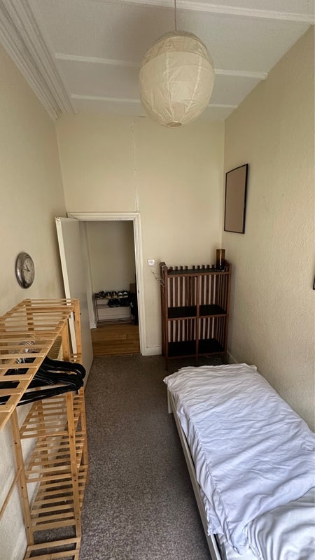 Room Thicket Road in Greater London