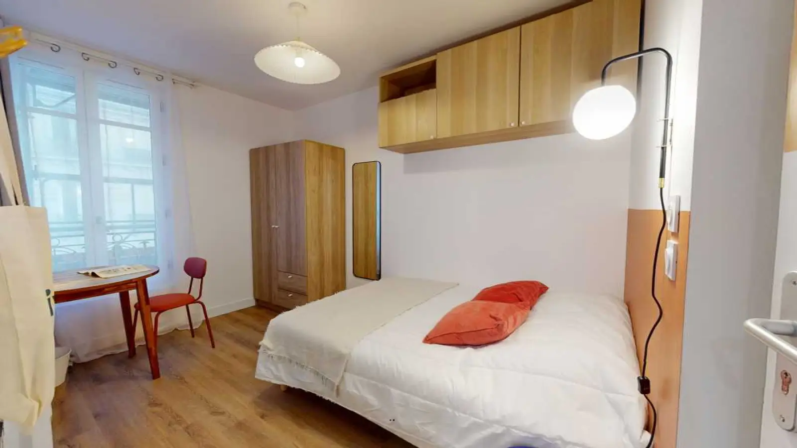 Room Rue du Chalet in Paris