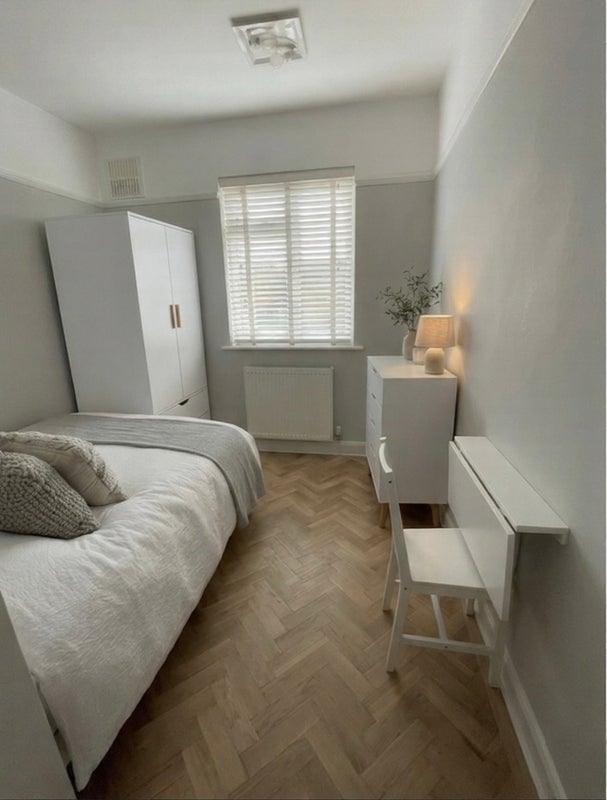 Room St. Leonards Road in Greater London