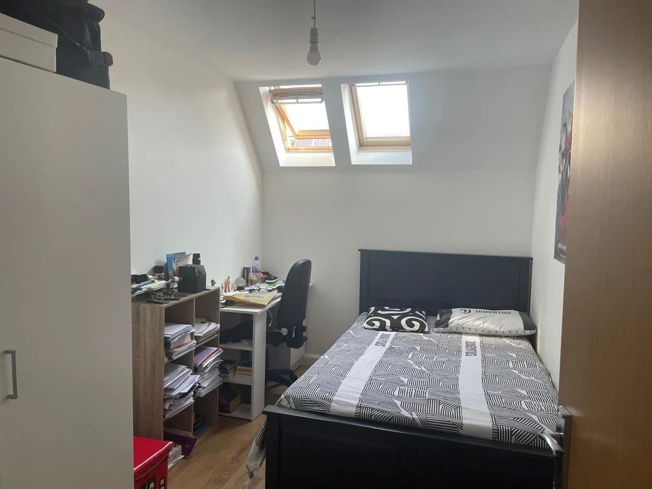 Flat Varcoe Gardens in Greater London