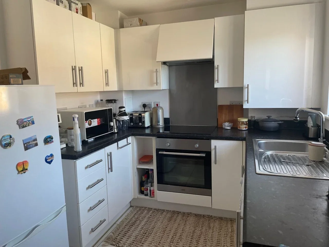 Flat Varcoe Gardens in Greater London
