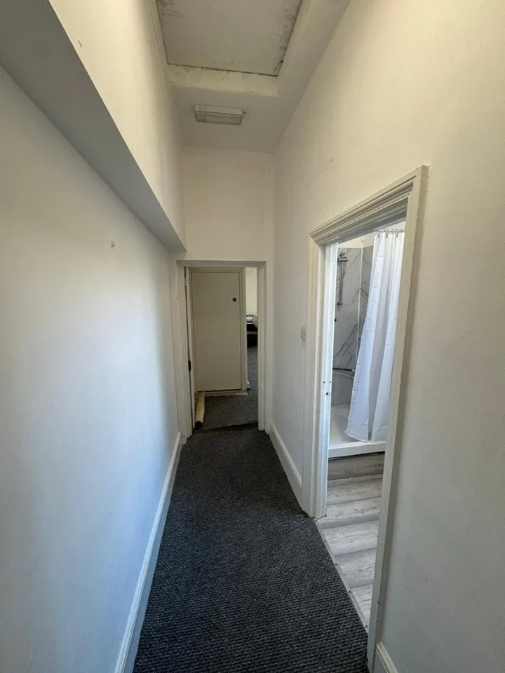 Flat London Road in Greater London