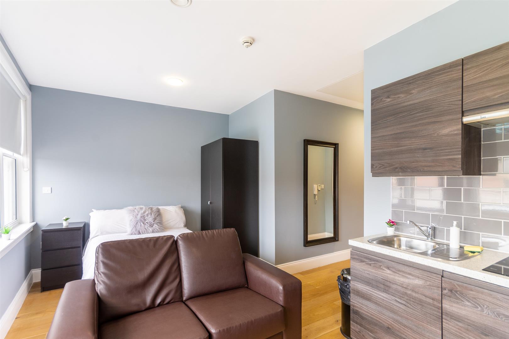 Flat Percy Street in Newcastle upon Tyne