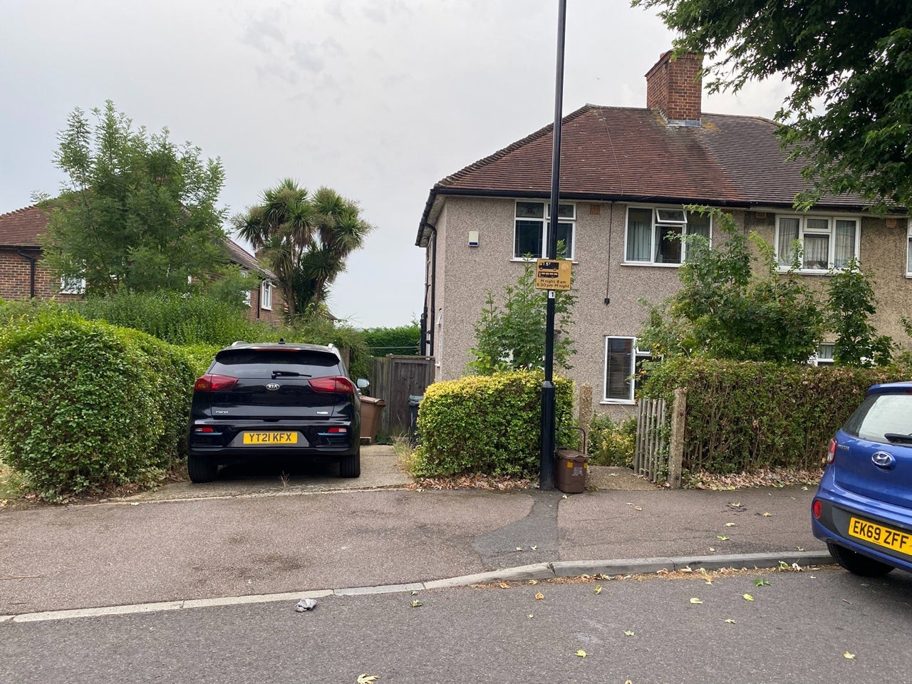House Weale Road in Greater London