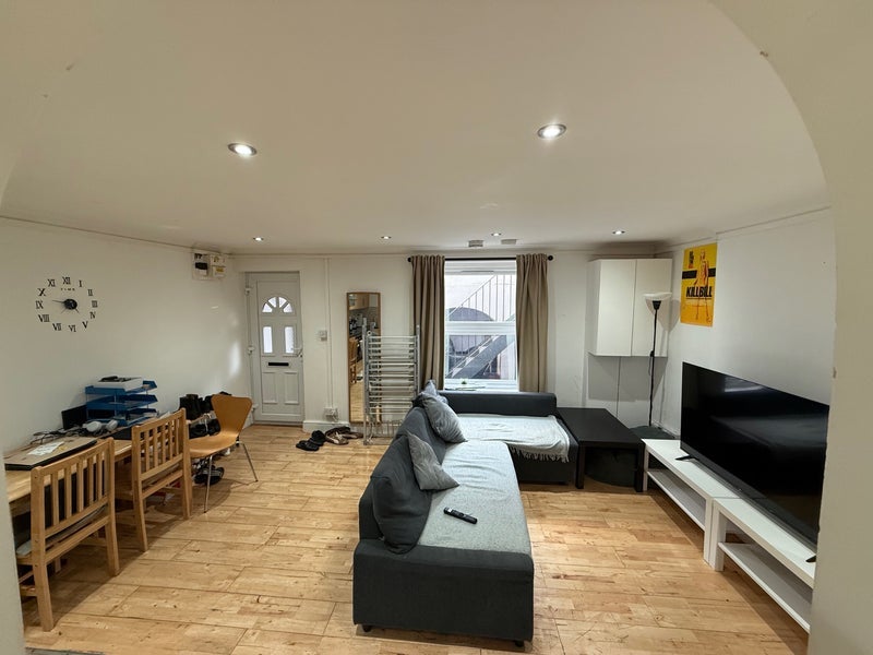 Room Southerton Road in Greater London