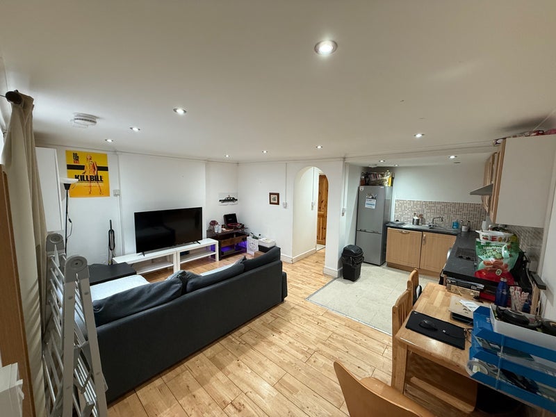 Room Southerton Road in Greater London
