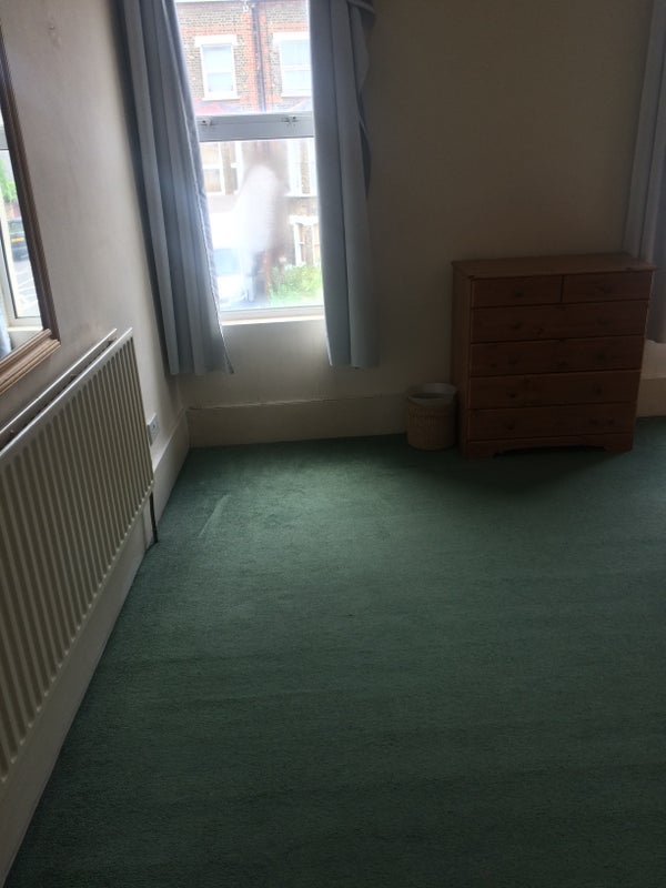 Room Merton Road in Greater London