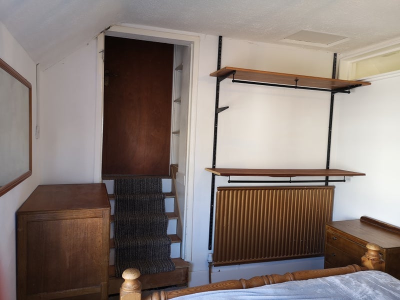 Room Garland Road in Poole