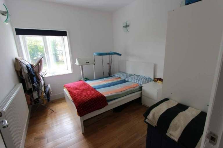 Flat Byron Road in Greater London