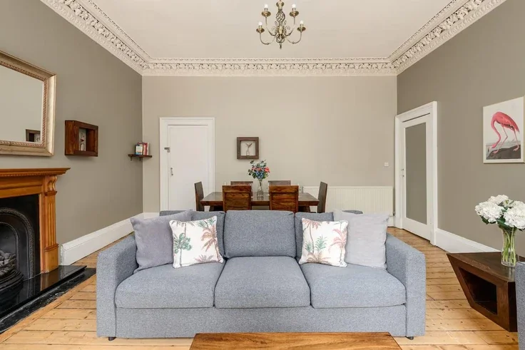 Flat Johnston Terrace in City of Edinburgh