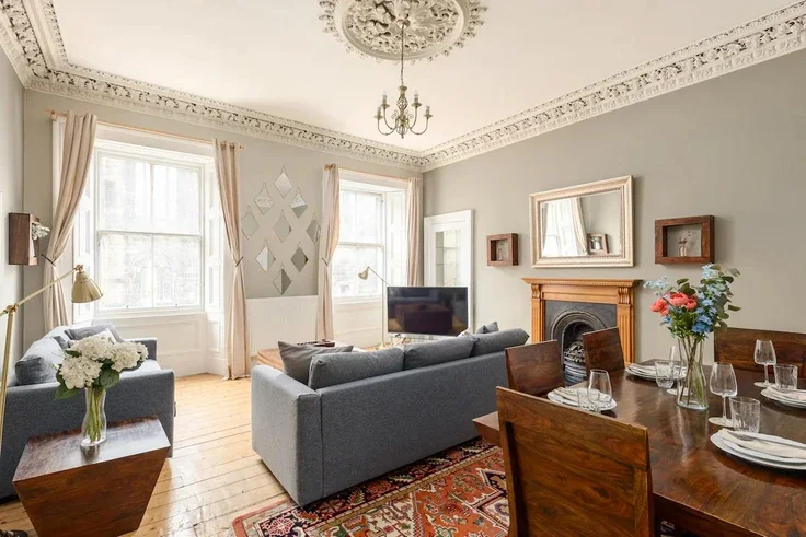 Flat Johnston Terrace in City of Edinburgh