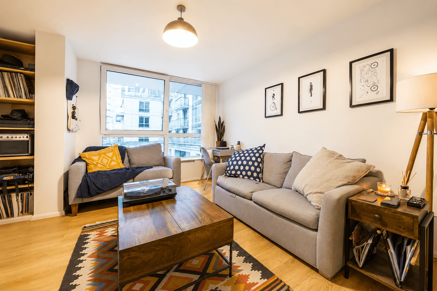 Flat Nine Elms Lane in Greater London