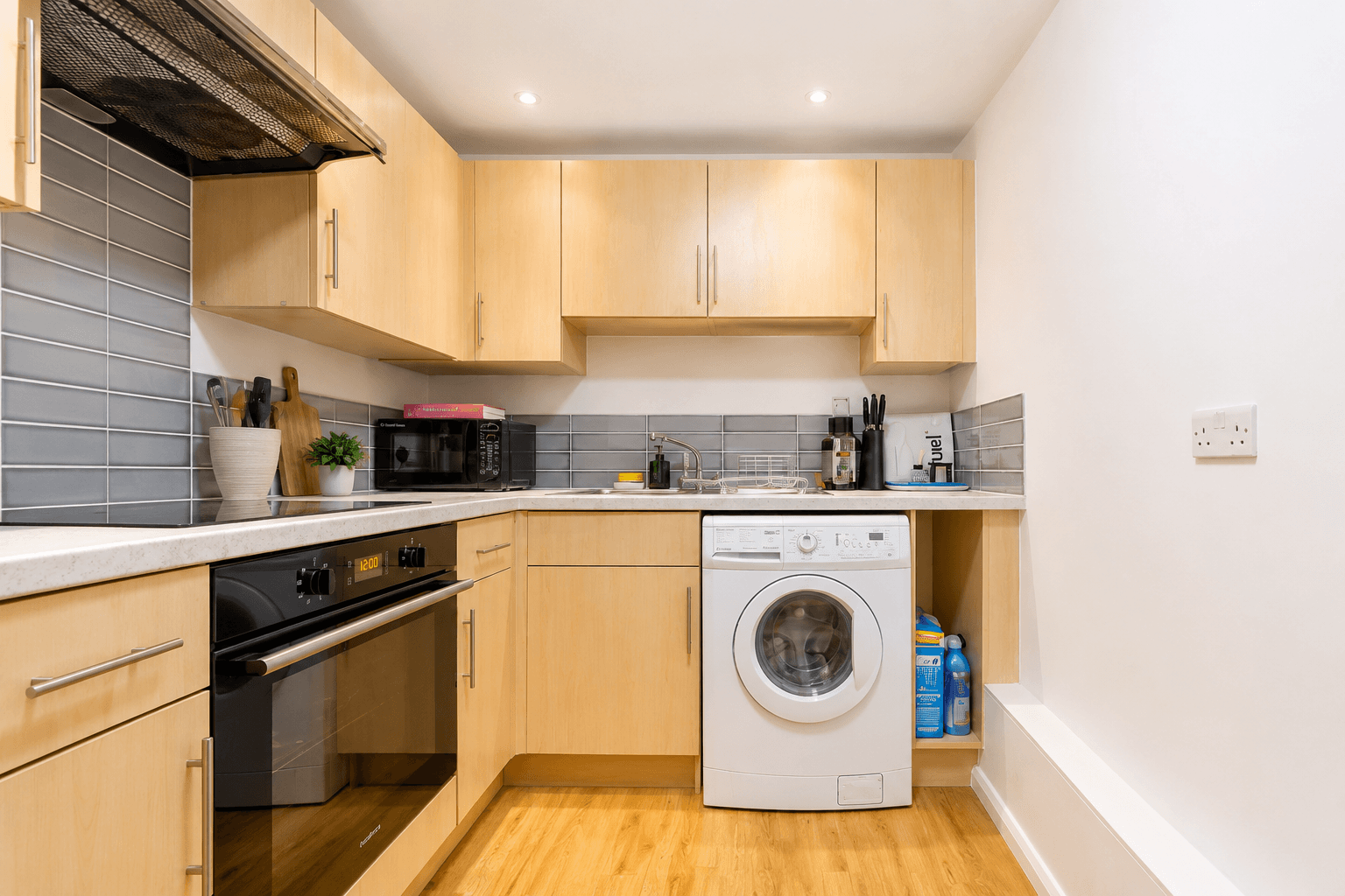 Flat Nine Elms Lane in Greater London