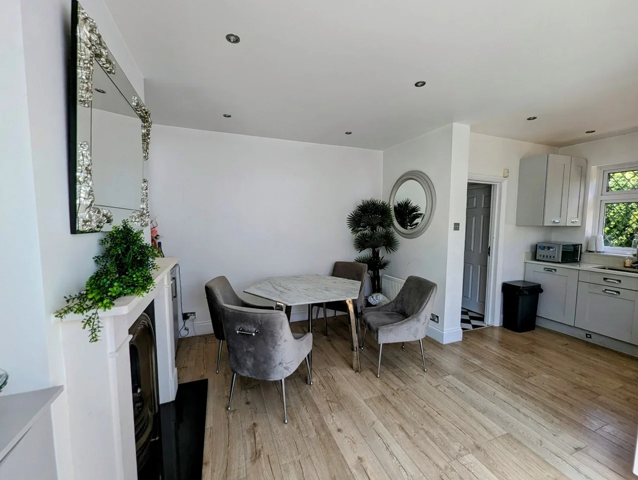 House Cherry Tree Rise in Greater London