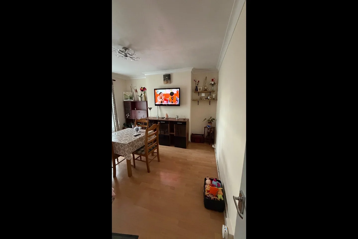 Flat Albion Avenue in Greater London