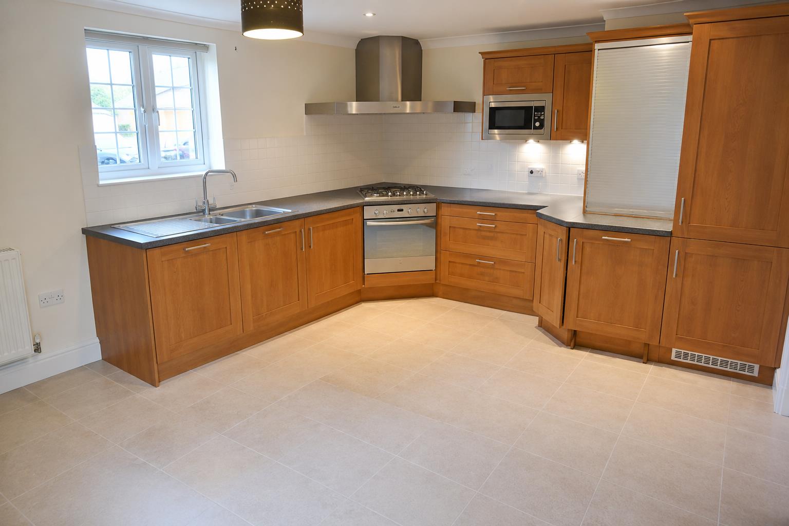 Flat Queen's Avenue in Tonbridge and Malling