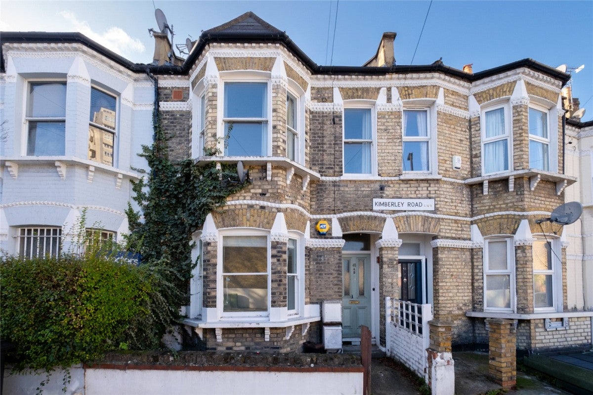 Flat Kimberley Road in Greater London