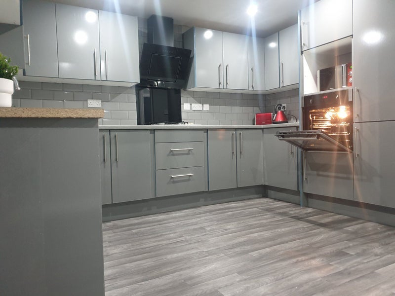 Room Wells Walk in Metropolitan Borough of Solihull