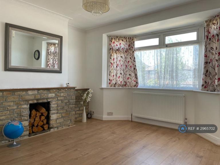 House Cocksett Avenue in Greater London
