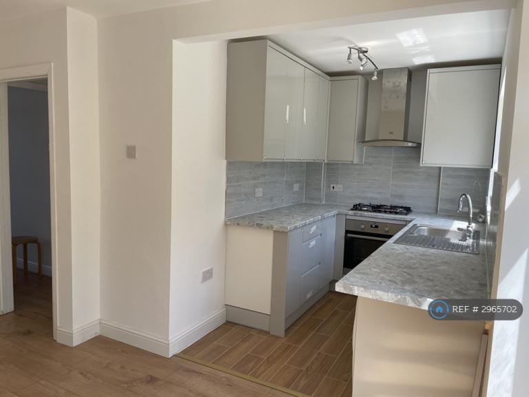 House Cocksett Avenue in Greater London