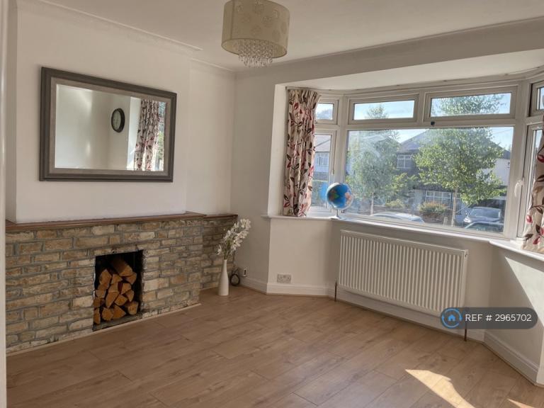 House Cocksett Avenue in Greater London
